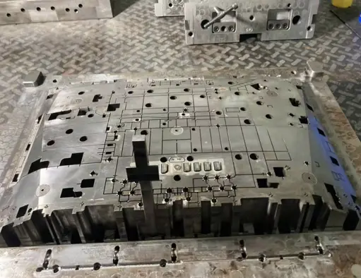 de-que-estan-hechos-los-moldes-para-inyeccion-de-plastico