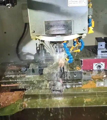 maquinas para fabricar moldes de inyeccion de plastico