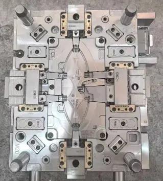 moldes de inyeccion de plastico automotriz